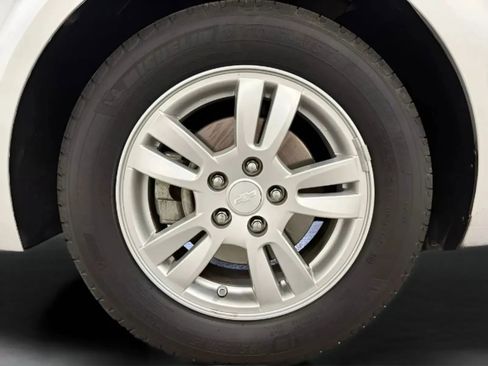 Used 2016 Chevrolet Sonic LT FWD image 23