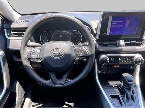 Used 2025 Toyota RAV4 XLE FWD image 6