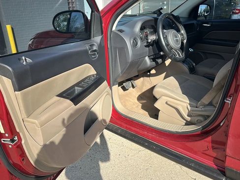 Used 2013 Jeep Compass Latitude AWD/4WD image 9