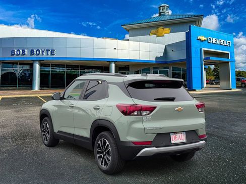 New 2026 Chevrolet TrailBlazer LT w/ Convenience Package FWD image 3