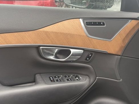 Used 2025 Volvo XC90 B6 Ultra image 9