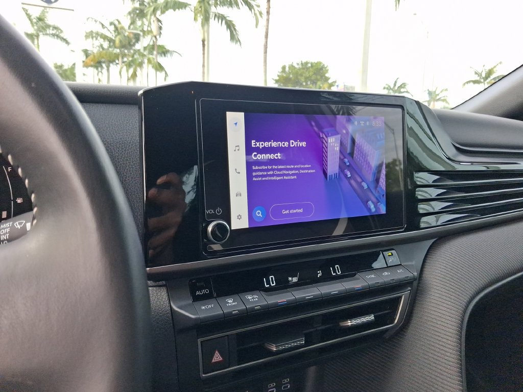 Used 2025 Toyota Camry SE FWD image 19