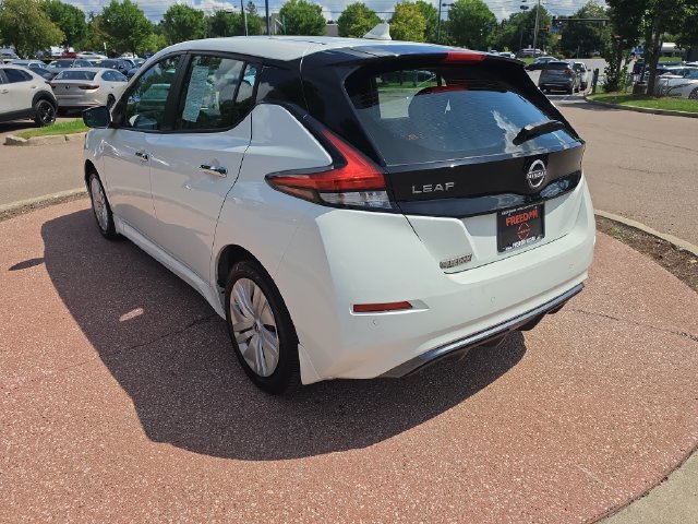 Used 2024 Nissan Leaf S FWD image 3