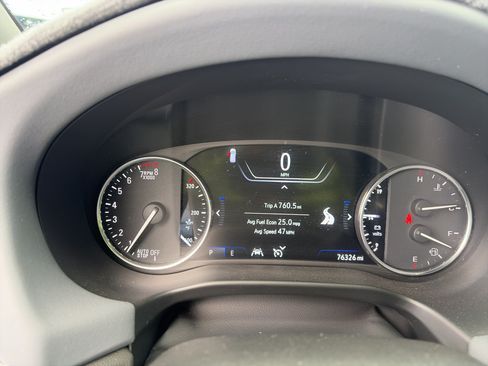 Used 2022 Buick Enclave Premium AWD/4WD image 10