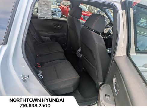 Used 2023 Honda HR-V Sport image 32