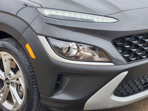 Used 2023 Hyundai Kona SEL image 9