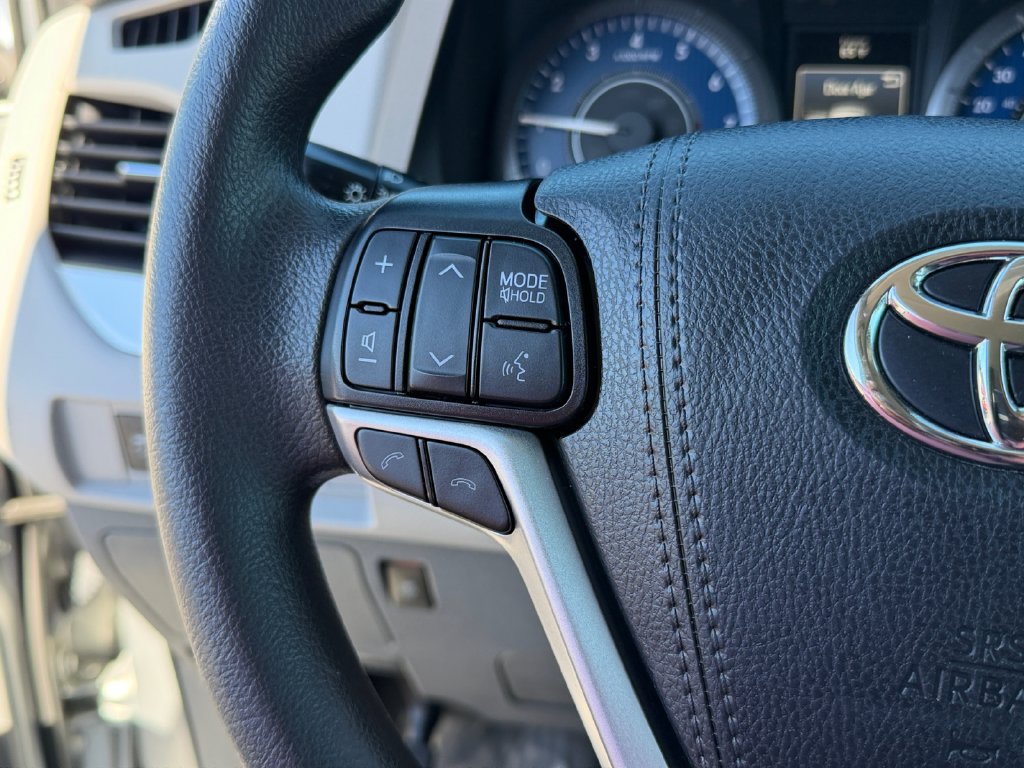 Used 2020 Toyota Sienna LE FWD image 21