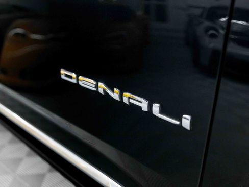 Used 2023 GMC Yukon XL Denali AWD/4WD image 21