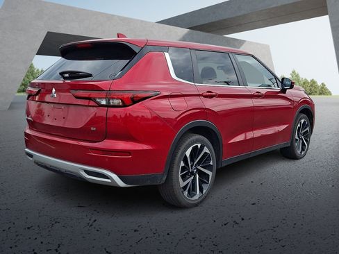 Used 2024 Mitsubishi Outlander SE FWD image 6