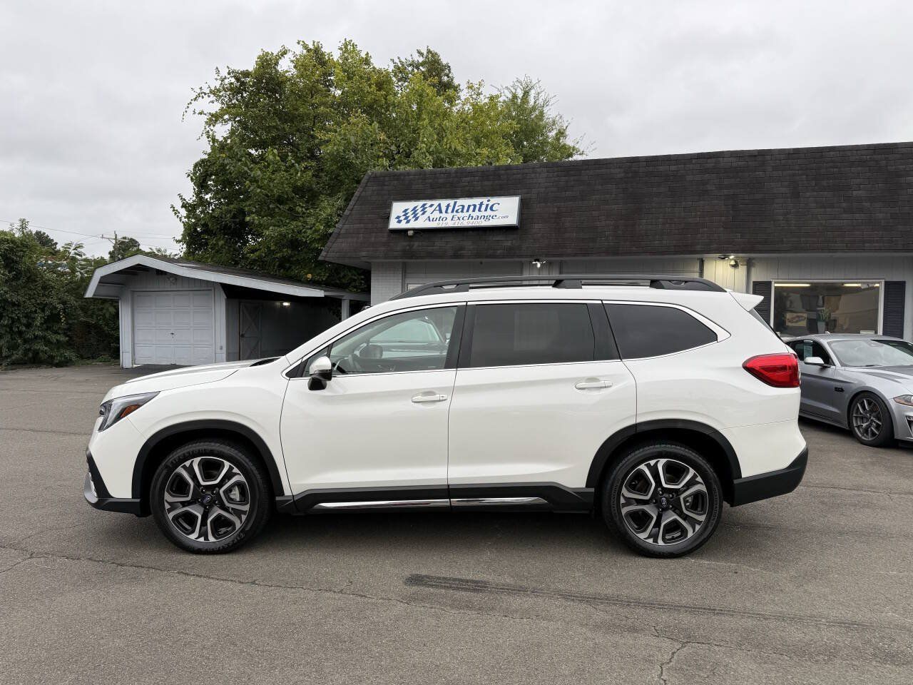 Used 2023 Subaru Ascent Limited AWD/4WD image 5