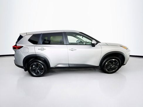 Certified 2024 Nissan Rogue SV image 4