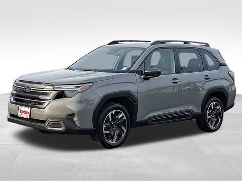 Certified 2025 Subaru Forester Limited image 3