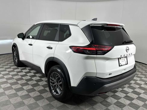 Used 2023 Nissan Rogue S FWD image 6