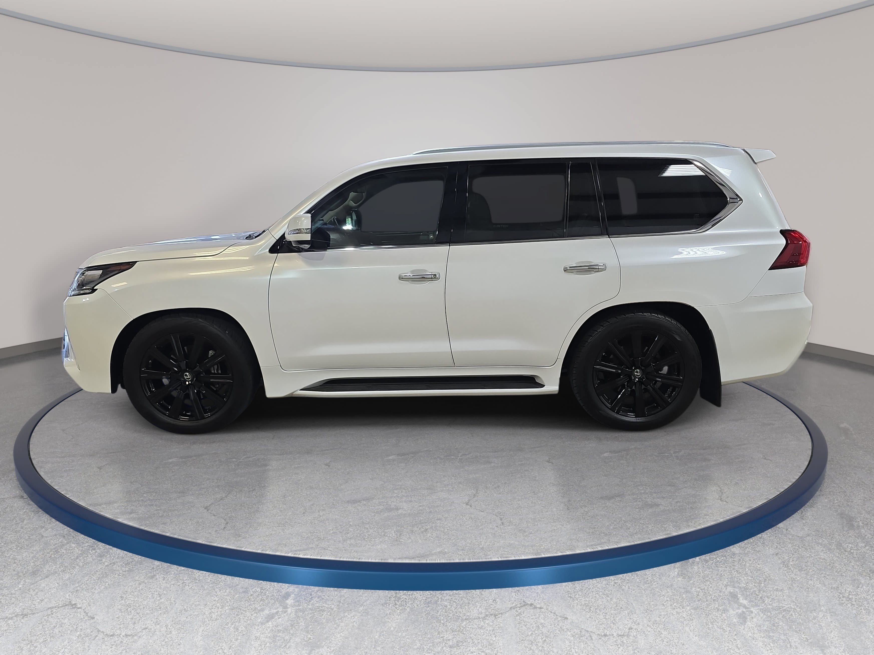 Used 2021 Lexus LX 570 4WD w/ Luxury Package image 9