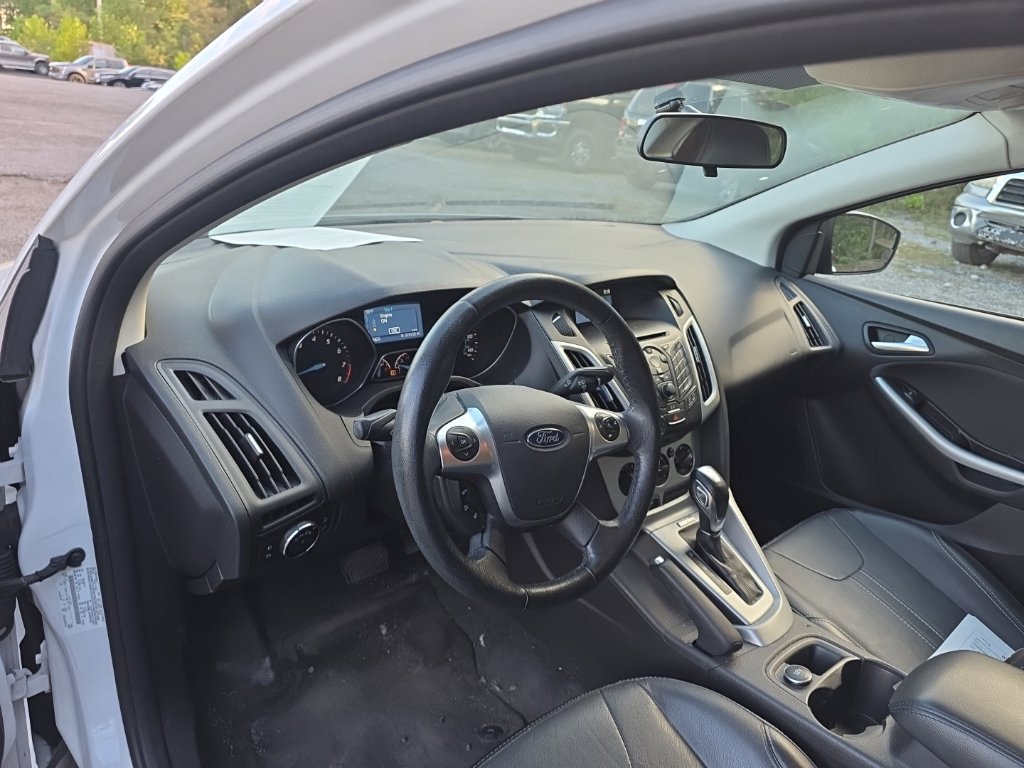 Used 2014 Ford Focus SE w/ Equipment Group 201A FWD image 13
