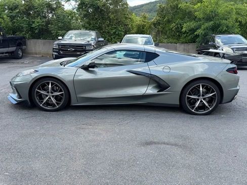Used 2022 Chevrolet Corvette Stingray Premium Cpe w/ Z51 Performance Package RWD image 8