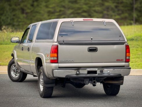 Used 2003 GMC Sierra 1500 SLT w/ SLT Preferred Equipment Group AWD/4WD image 8
