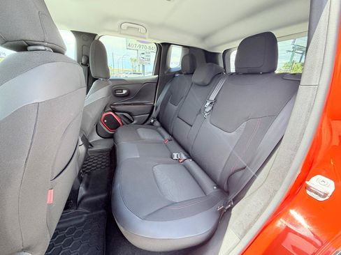 Used 2016 Jeep Renegade Trailhawk AWD/4WD image 10