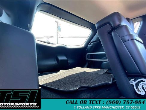 Used 2017 Jeep Cherokee Overland AWD/4WD image 28