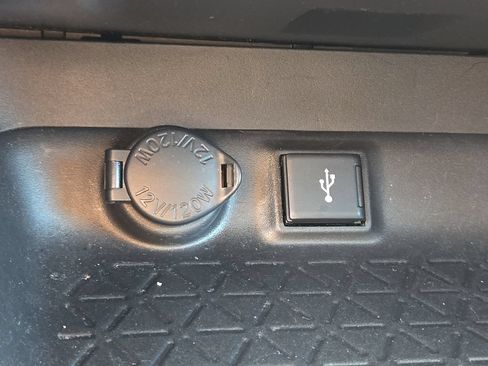 Used 2020 Toyota RAV4 XLE w/ All Weather Liner Package AWD/4WD image 28