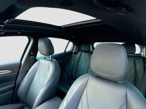 Certified 2024 Maserati Grecale GT image 27