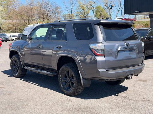 Used 2016 Toyota 4Runner SR5 AWD/4WD image 7