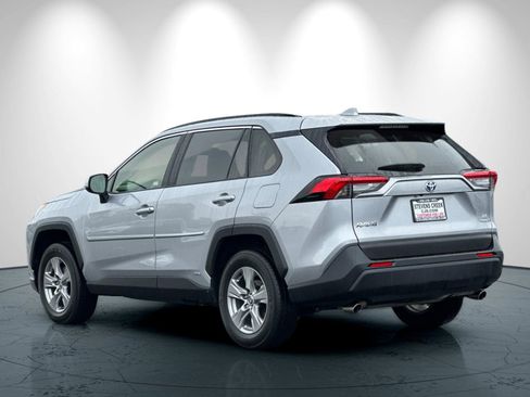 Used 2022 Toyota RAV4 LE image 6