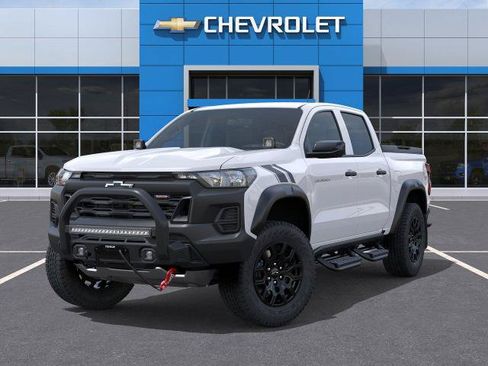 New 2025 Chevrolet Colorado Trail Boss w/ Off-Road Front Bumper Package AWD/4WD image 30