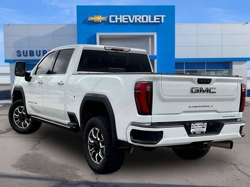 Used 2024 GMC Sierra 2500 Denali Ultimate AWD/4WD image 3