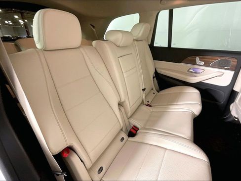 Used 2026 Mercedes-Benz GLS 450 4MATIC image 19