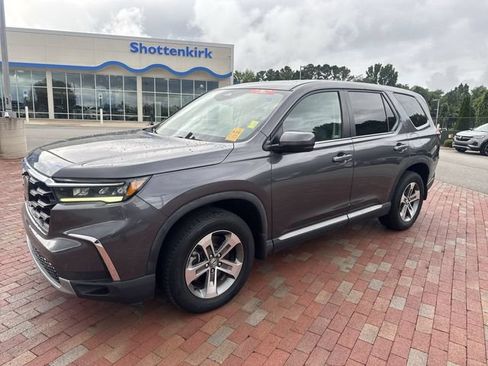 Used 2023 Honda Pilot EX-L image 4