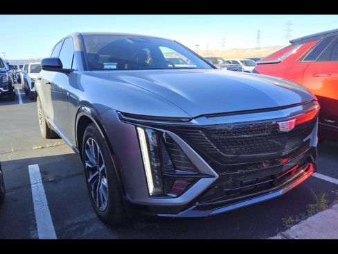 Used 2024 Cadillac Lyriq Sport RWD image 6