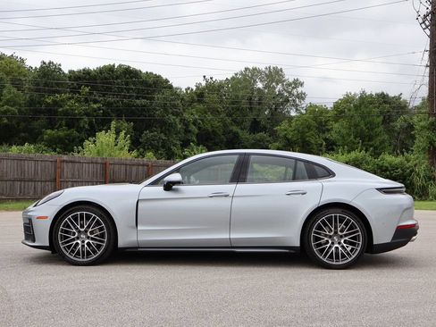 Certified 2025 Porsche Panamera 4 AWD/4WD image 2