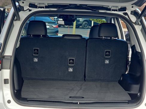 Used 2023 Jeep Grand Cherokee Limited image 12