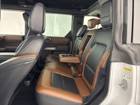 Used 2022 Ford Bronco Outer Banks w/ Sasquatch Package image 29