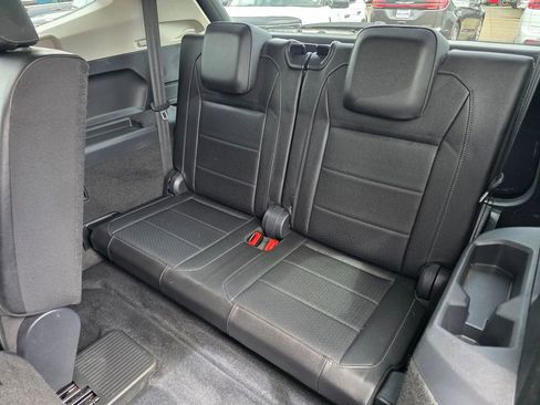 Used 2020 Volkswagen Tiguan SE FWD image 12