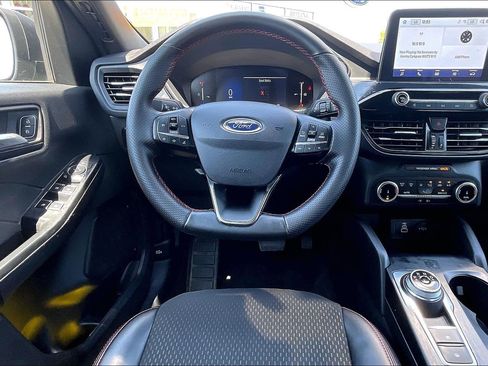 Certified 2025 Ford Escape ST-Line AWD/4WD image 5
