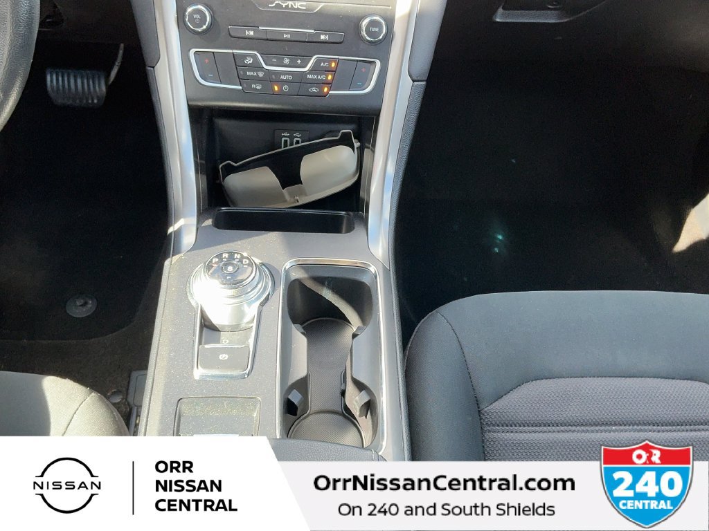 Used 2019 Ford Fusion SE FWD image 22