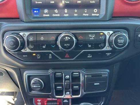 Used 2020 Jeep Gladiator Rubicon w/ Dual Top Group AWD/4WD image 25