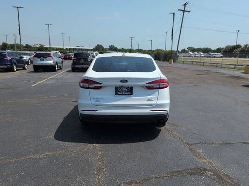 Used 2020 Ford Fusion SE FWD image 6