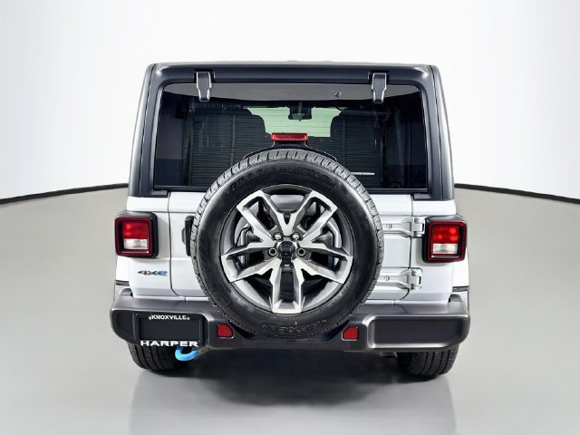 Used 2024 Jeep Wrangler Unlimited w/ Convenience Group AWD/4WD image 8