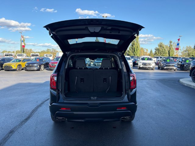 Used 2023 GMC Acadia SLT w/ Elevation Edition AWD/4WD image 17