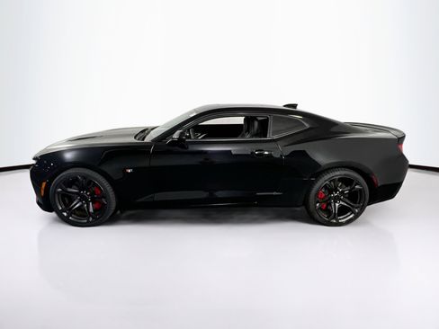 Used 2018 Chevrolet Camaro SS RWD image 8