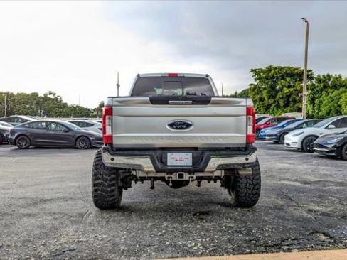 Used 2017 Ford F250 Lariat w/ Chrome Package image 6