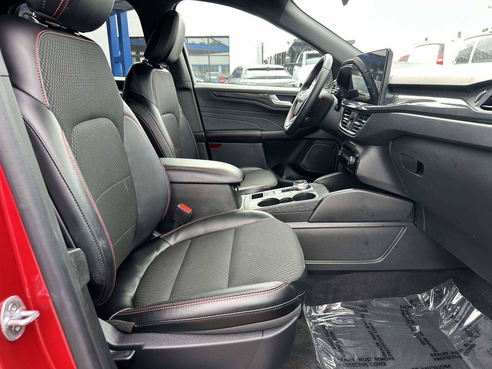 Used 2025 Ford Escape ST-Line w/ Tech Pack #1 AWD/4WD image 29