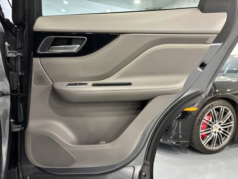 Used 2017 Jaguar F-PACE R-Sport image 43