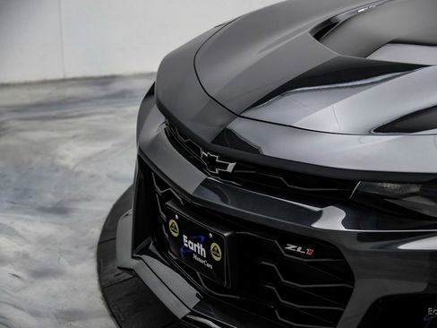 Used 2018 Chevrolet Camaro ZL1 RWD image 27