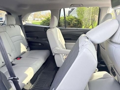 Used 2019 Honda Pilot Touring image 27