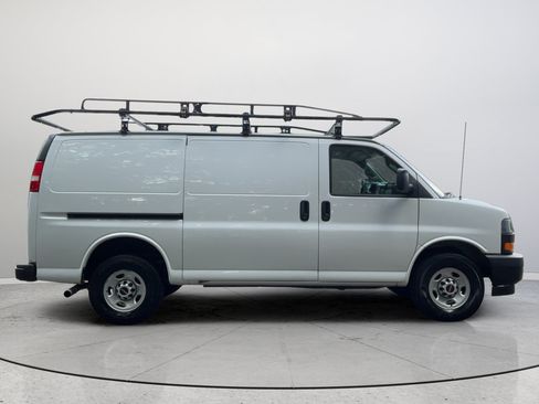 Used 2022 GMC Savana 2500 w/ Driver Convenience Package RWD image 6