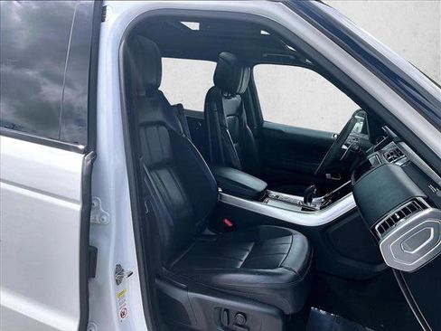 Used 2019 Land Rover Range Rover Sport HST image 9